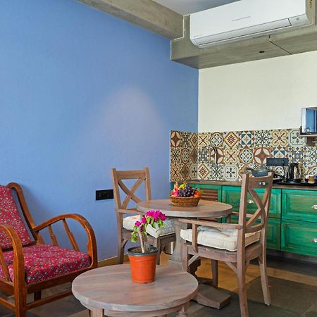 סוראט Bougainvilla Apartment מראה חיצוני תמונה