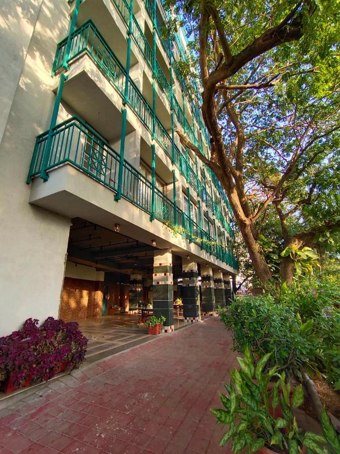 סוראט Bougainvilla Apartment מראה חיצוני תמונה