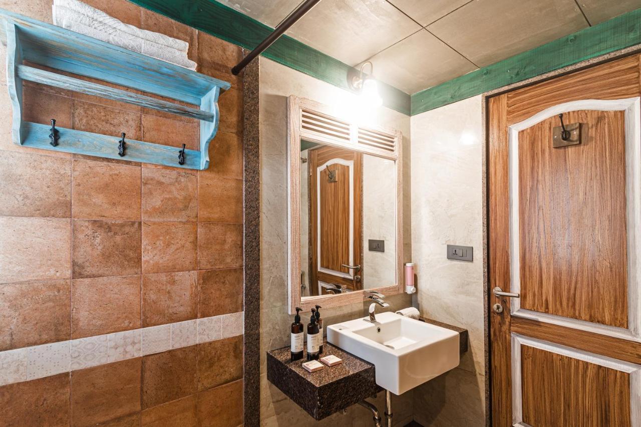 סוראט Bougainvilla Apartment מראה חיצוני תמונה