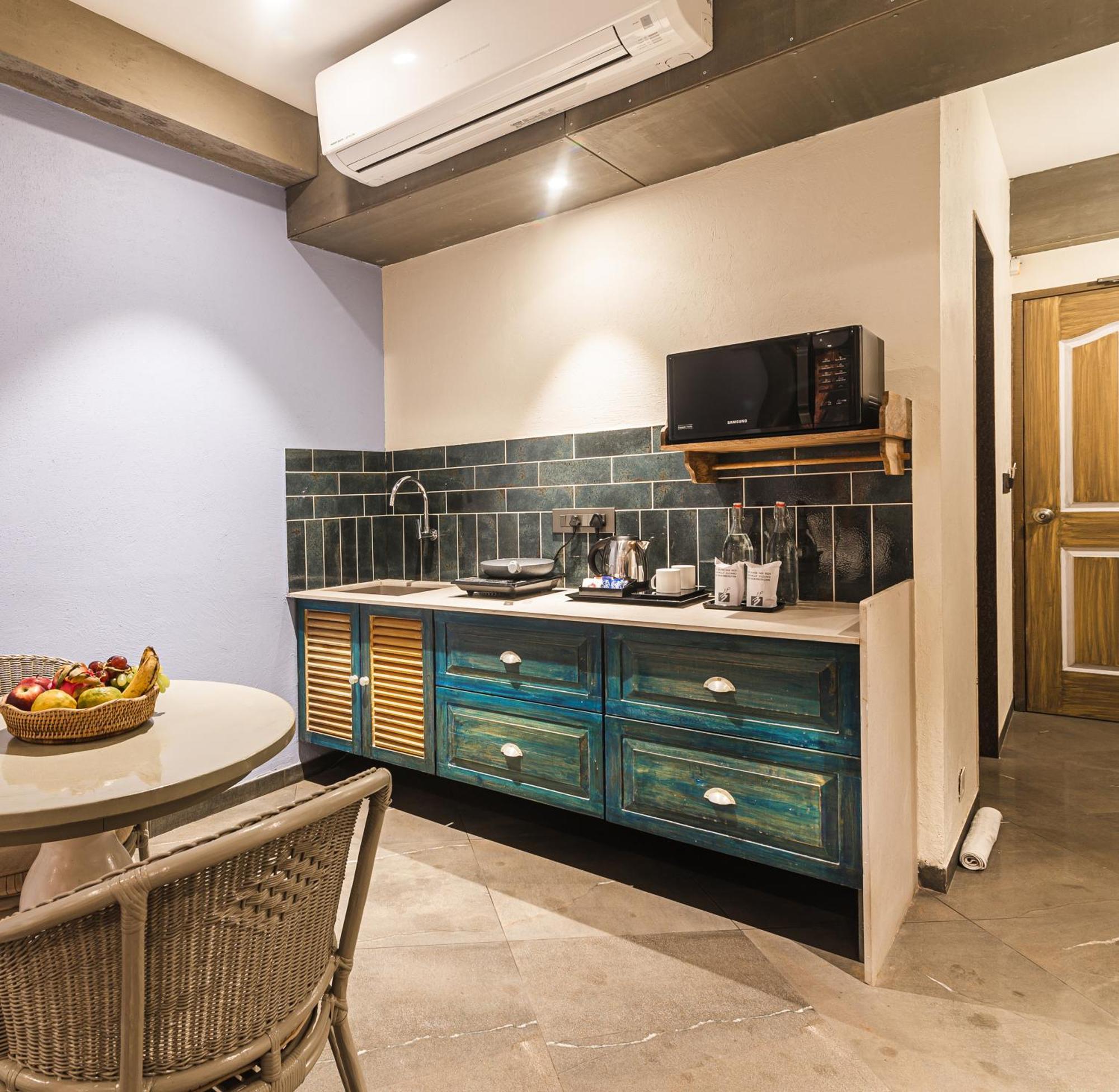 סוראט Bougainvilla Apartment מראה חיצוני תמונה